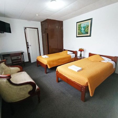 Hotel 9 De Octubre Quito Exteriér fotografie