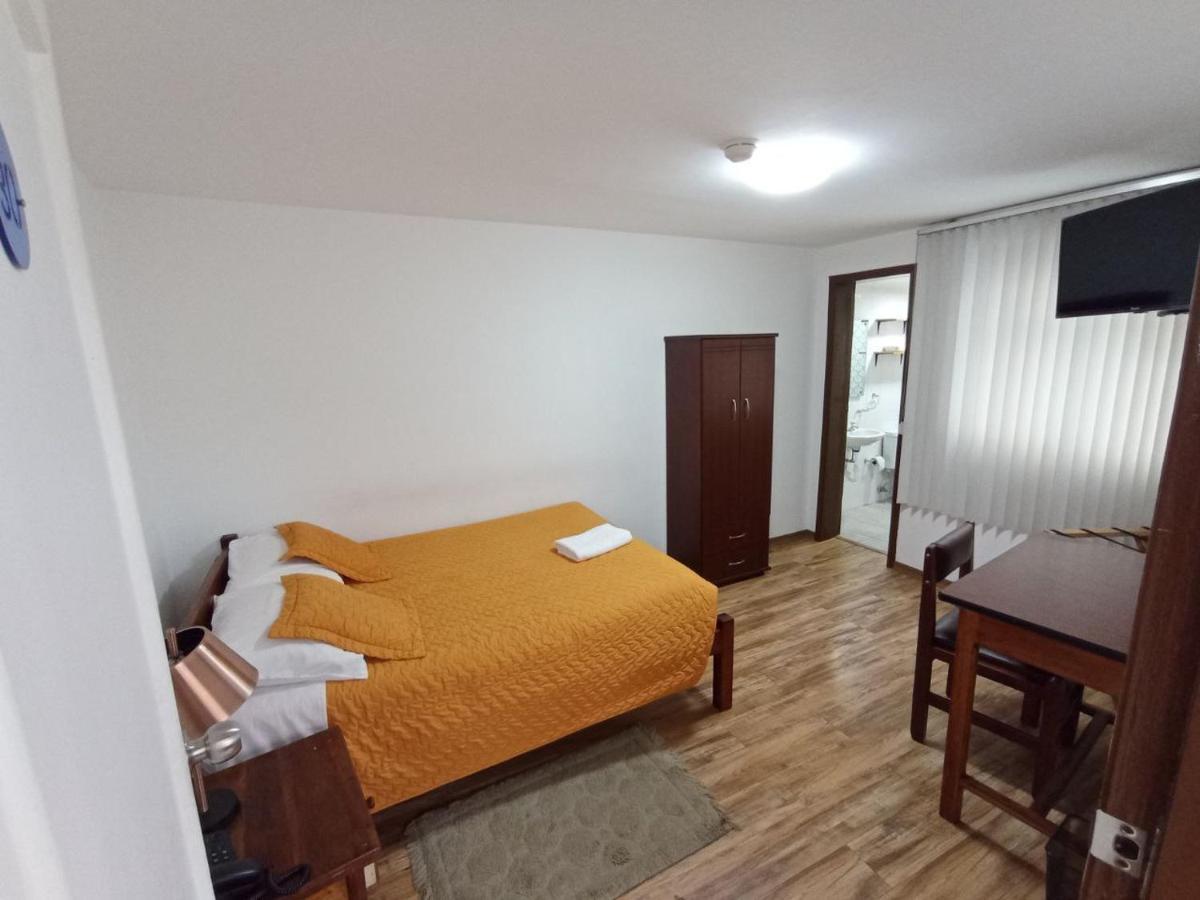 Hotel 9 De Octubre Quito Exteriér fotografie