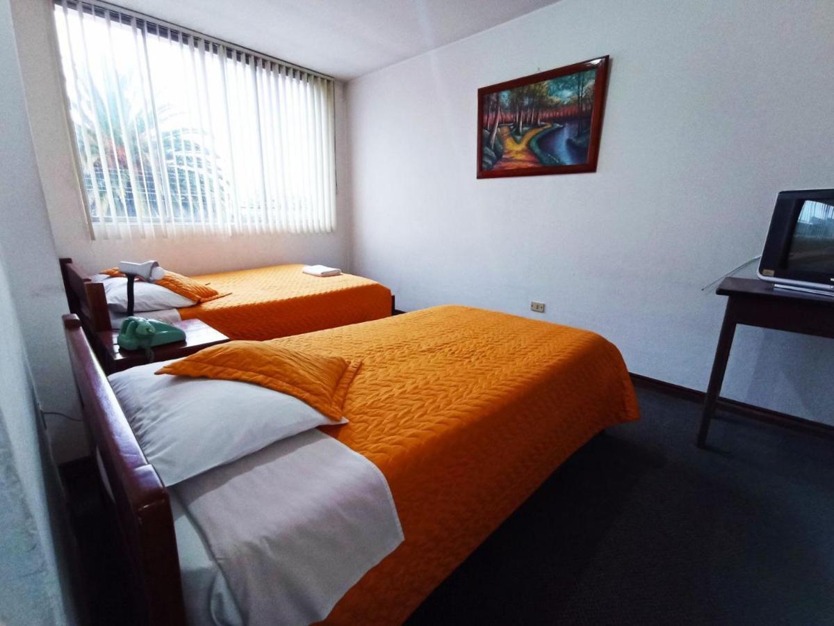 Hotel 9 De Octubre Quito Exteriér fotografie